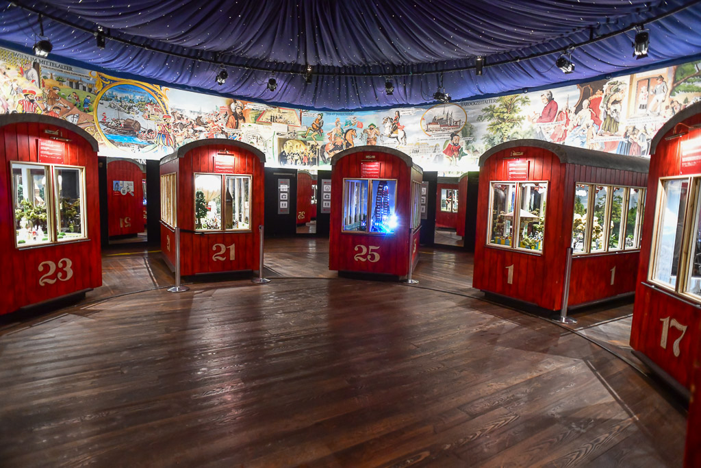 Panoramamuseum mit Waggons