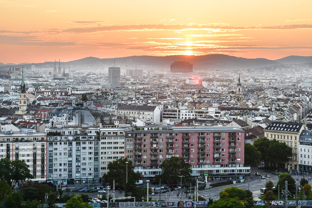 Sonnenuntergang über der Stadt