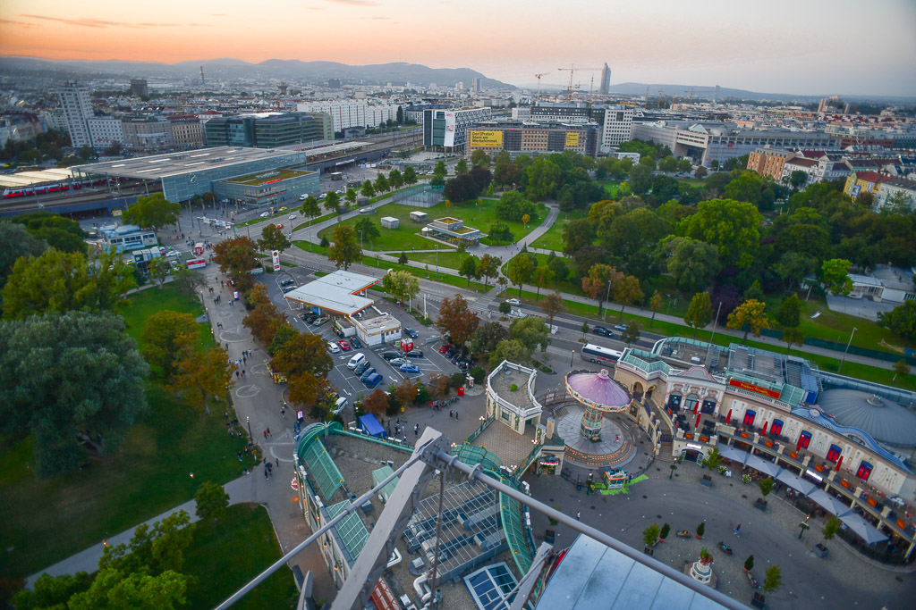 Blick auf Park und Wege