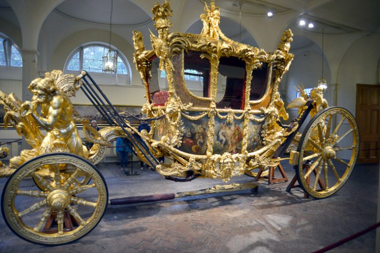 Die Gold State Coach in der Ausstellung