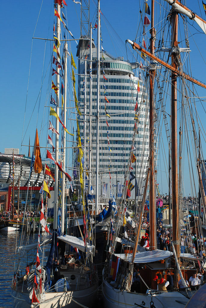 Details an Bord und Boote im Hochformat