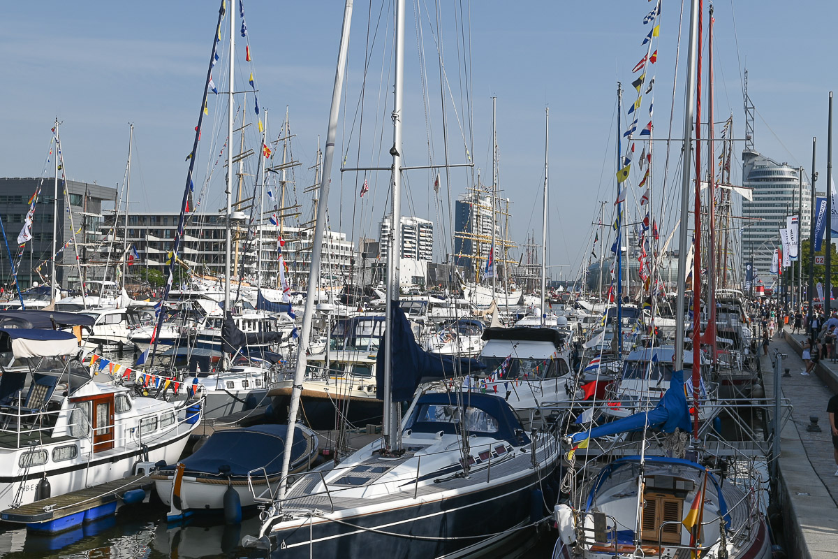 Segelschiffe im Hafen