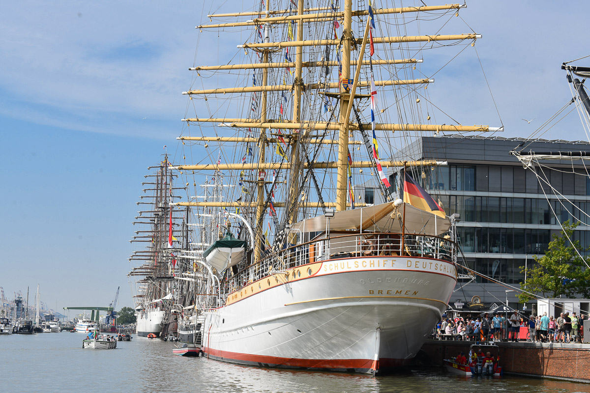 Segelschiffe im Hafen