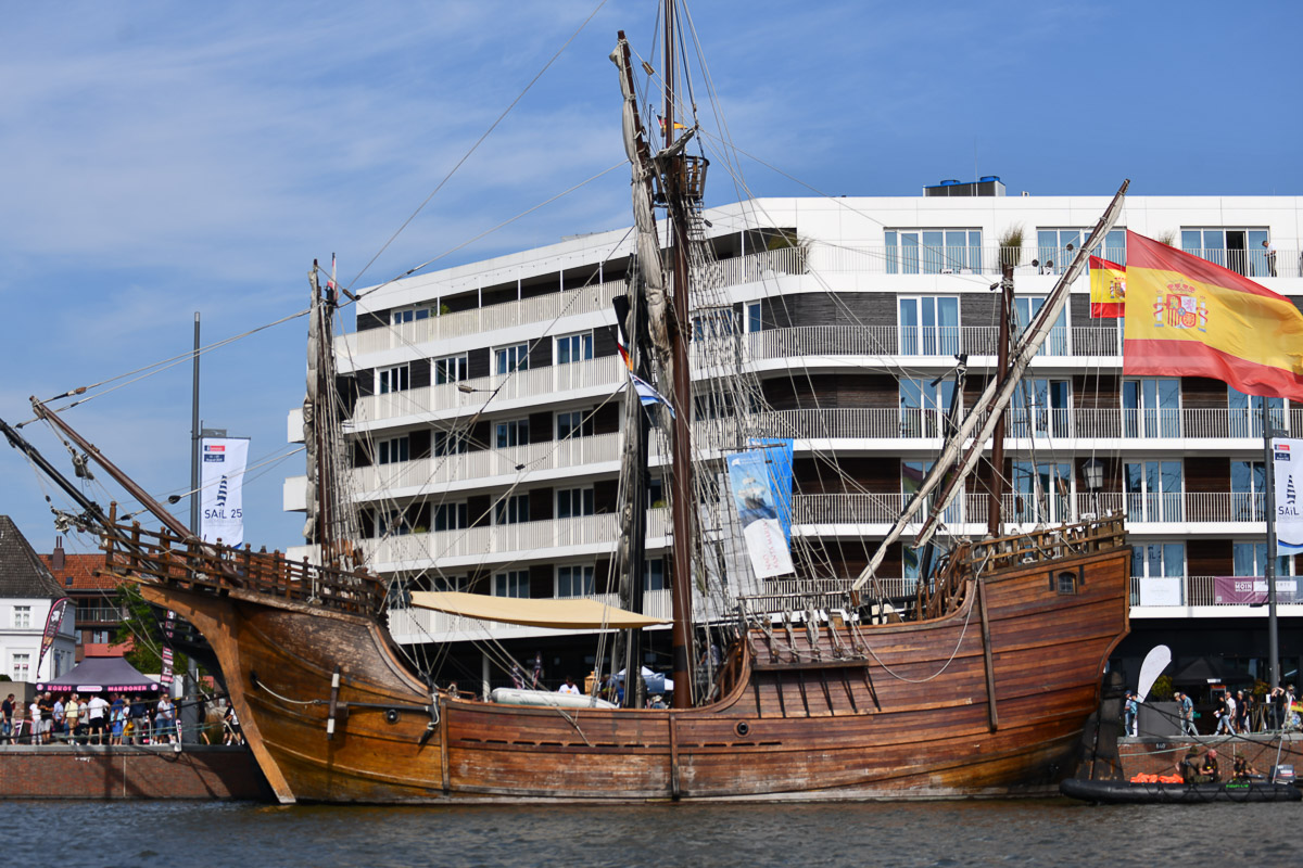 Großsegler im Hafen am Tag