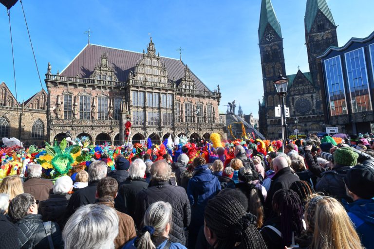 Eröffnung auf dem Marktplatz vor dem Rathaus