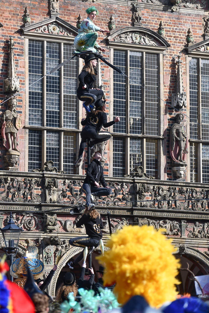 Eröffnung auf dem Marktplatz vor dem Rathaus im Hochformat