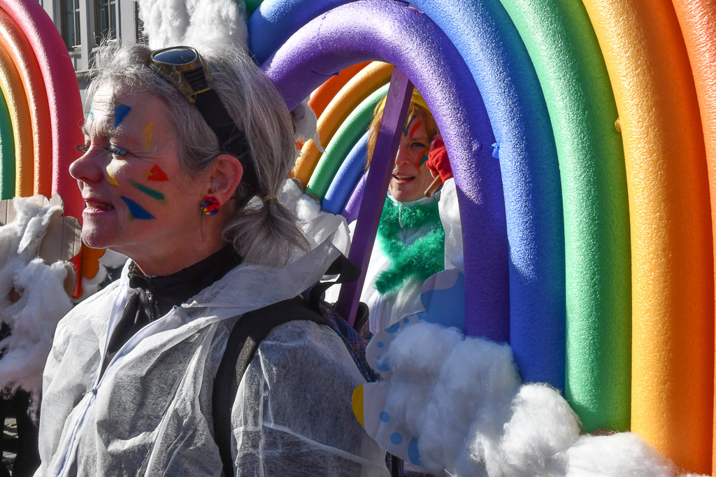 Trommelgruppe mit Regenbogen-Aufbauten
