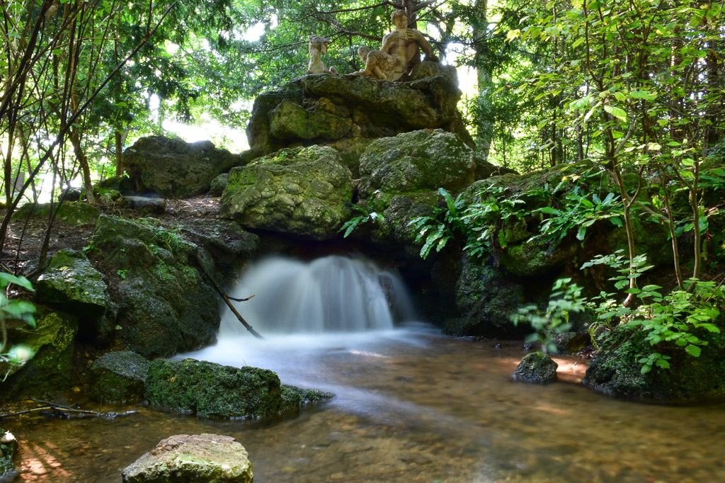 Wasserfall im Schlosspark