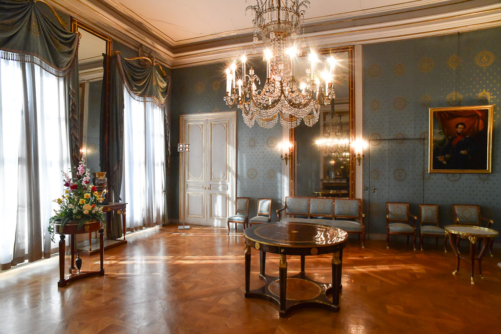 Salon mit Kronleuchter