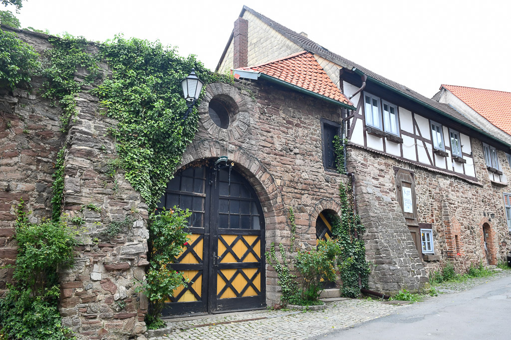 Tor und Fachwerkhaus am Schlossberg