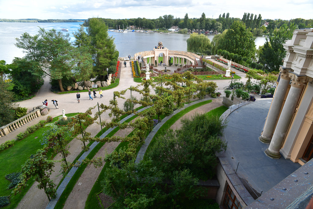 Garten mit Blick auf den Schweriner See