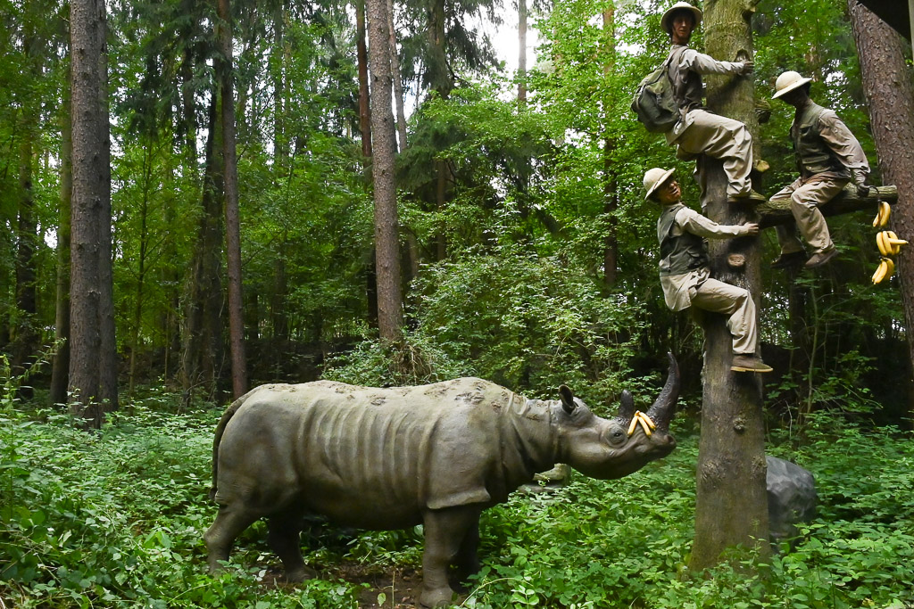 Nashorn-Skulptur