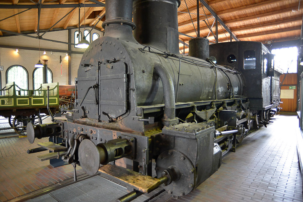 Dampflokomotive im Lokschuppen