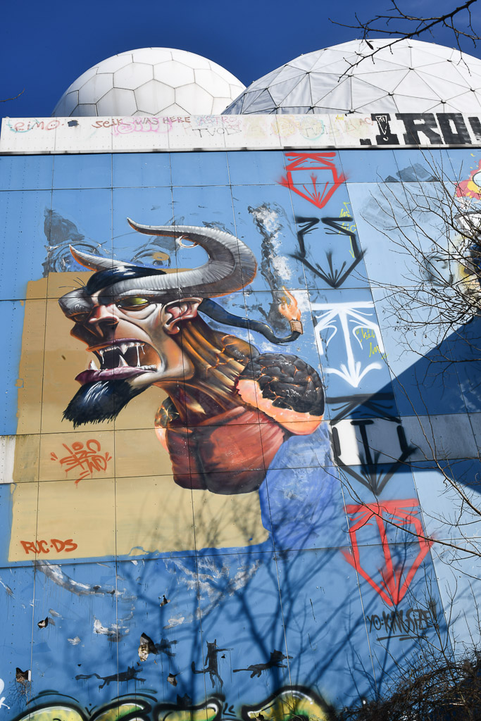 Wandbild mit Stier im Hochformat