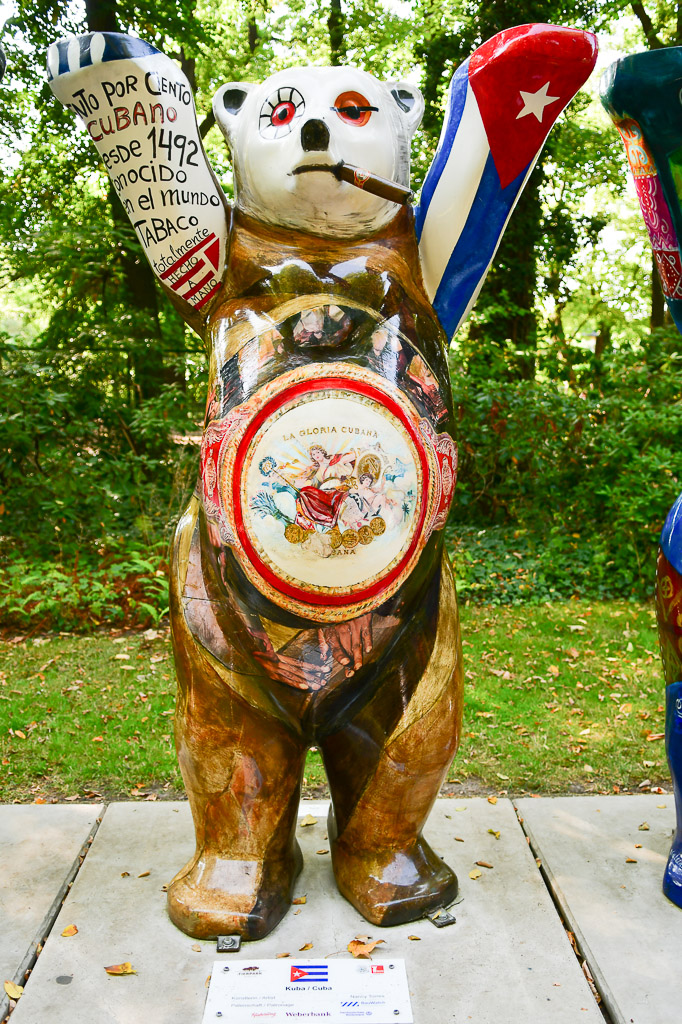 Buddy Bear im Hochformat