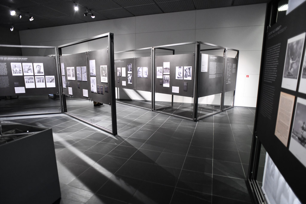Dauerausstellung mit Besuchern