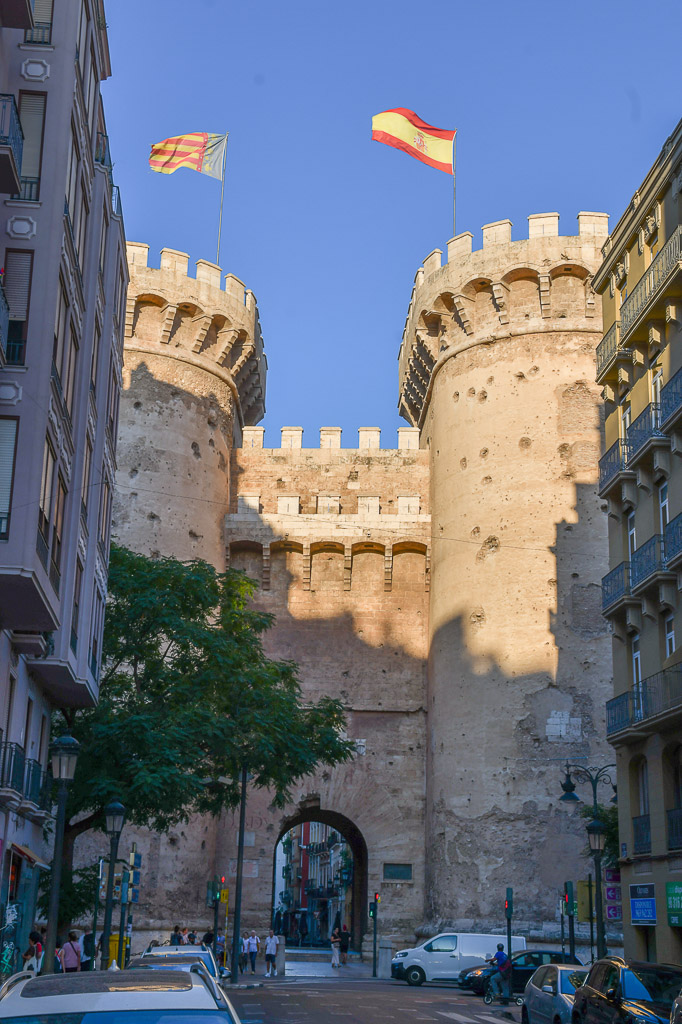 Die Torres de Quart im Hochformat