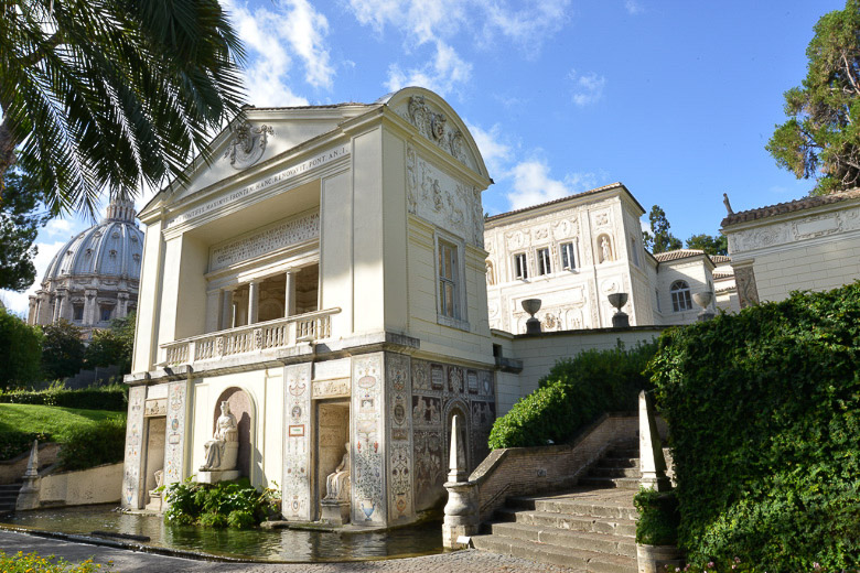 Gartenhaus mit Treppe