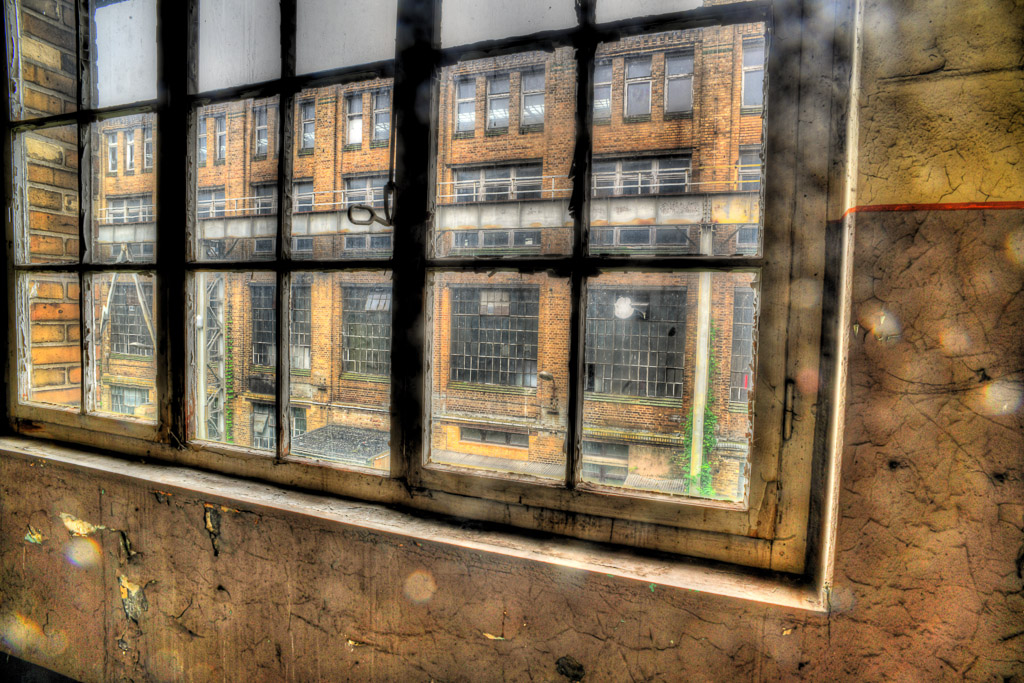 Fenster mit Blick auf den Hof