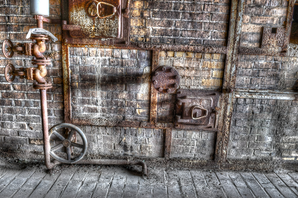 Armaturen an einer Wand