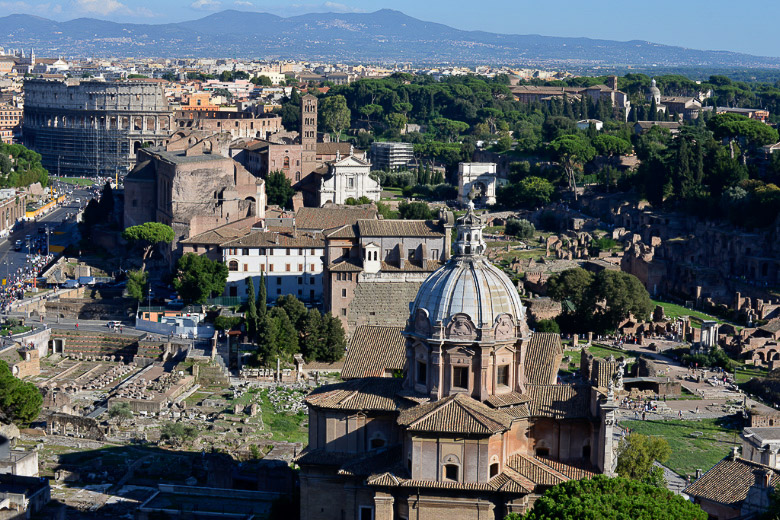 Blick über das Forum Romanum und die Stadt