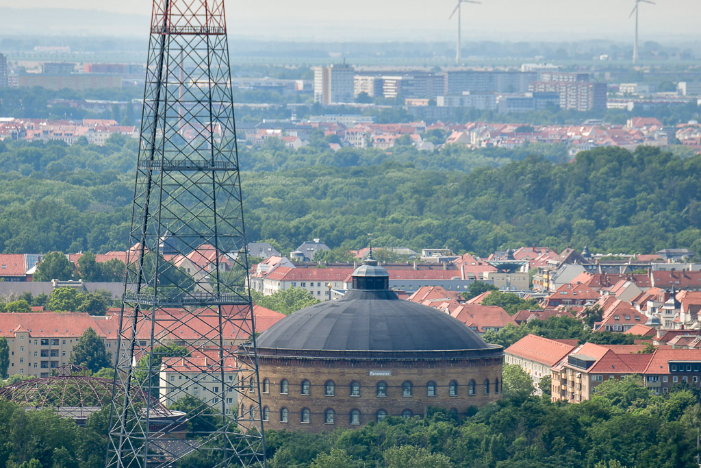 Blick auf Panometer und Funkmast