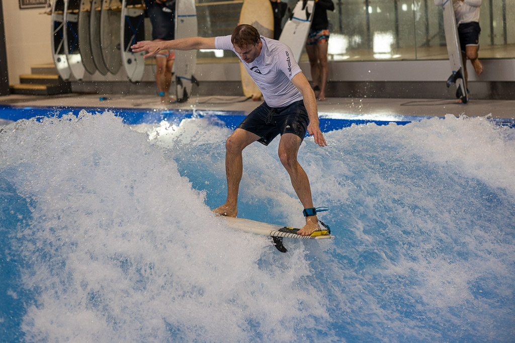Surfer beim Wechsel der Position