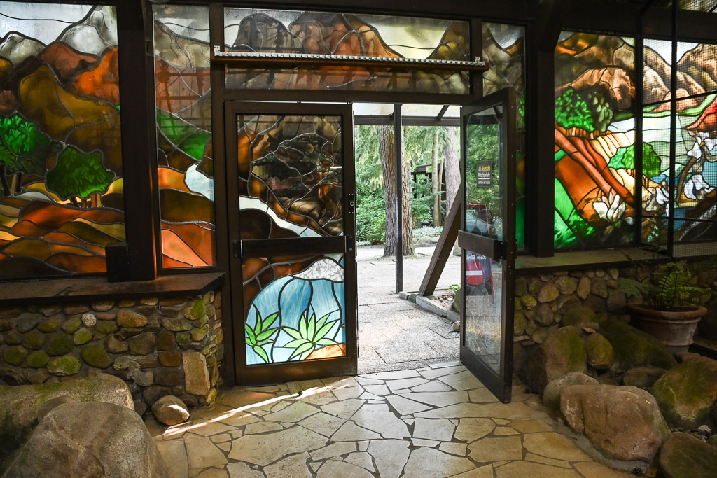 Eingang zur Vogelhalle