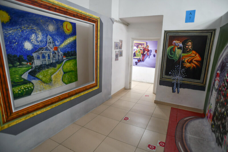 3D-Bilderrahmen mit einem Sternennacht-Motiv im Stil von Van Gogh