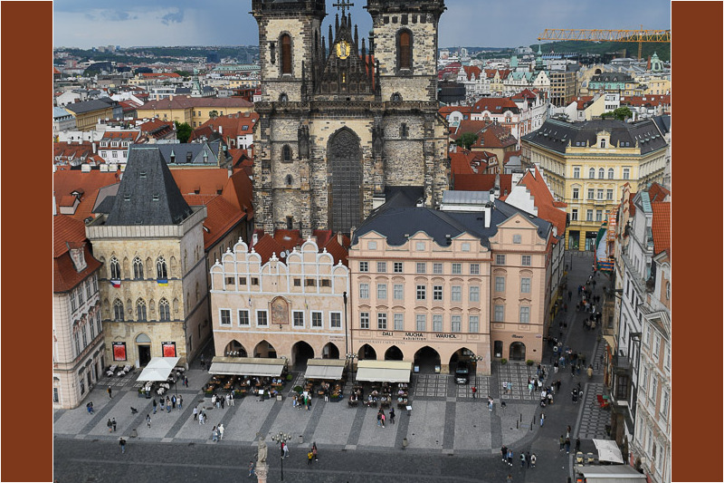Teynkirche und Häuser am Platz