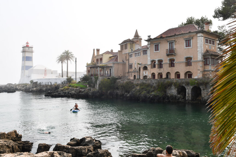 Casa de Santa Maria mit Leuchtturm am Wasser