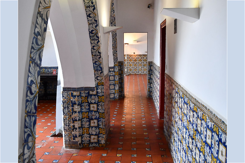 Flur mit Azulejos