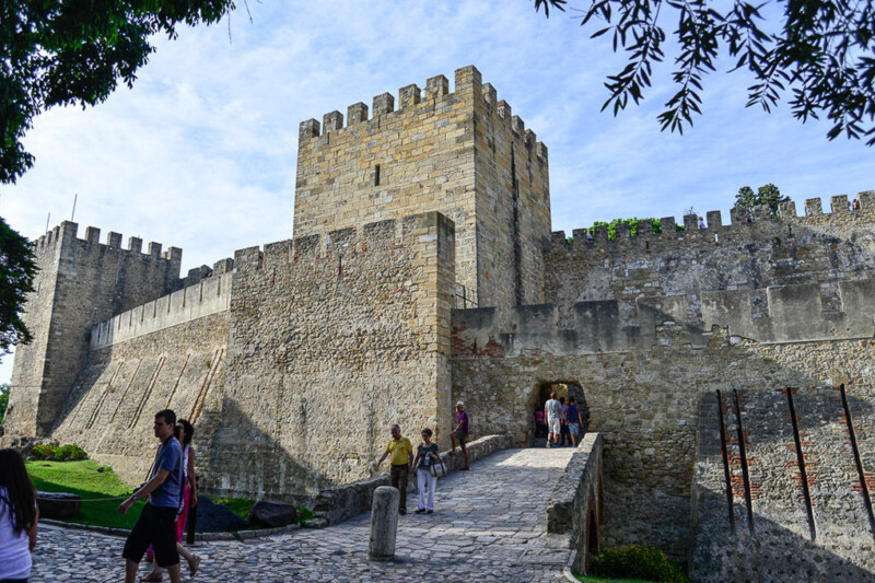Burgmauer mit Turm