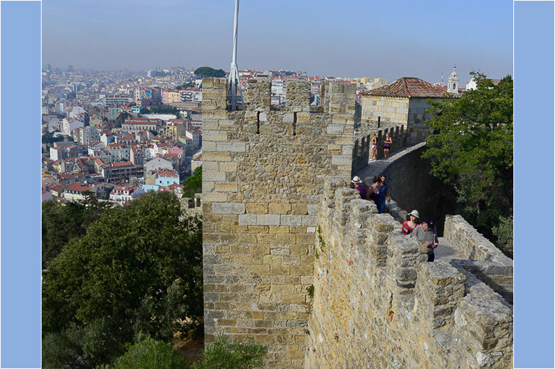 Wehrturm mit Fahne