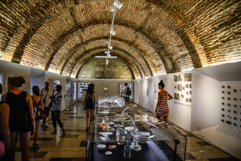 Ausstellungsraum im Gewölbe
