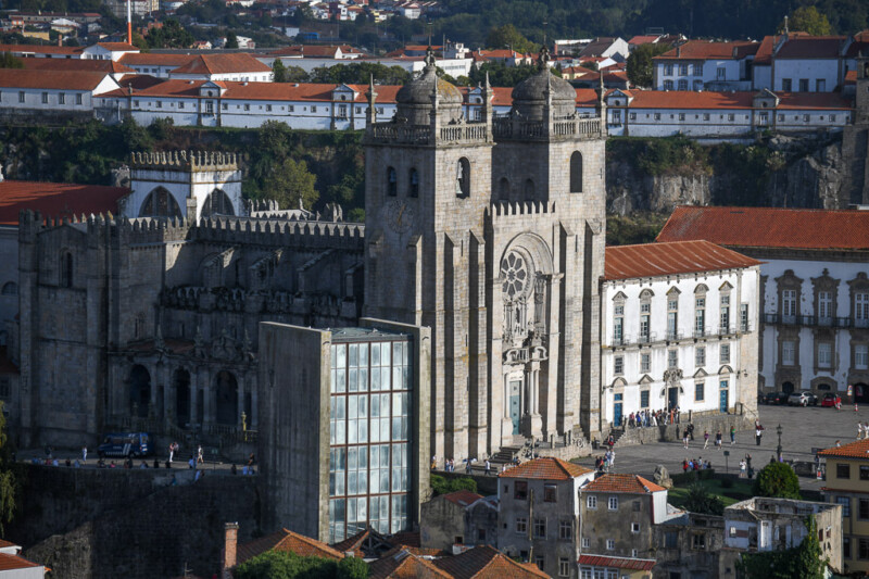 Die Kathedrale Sé do Porto vom Turm aus gesehen