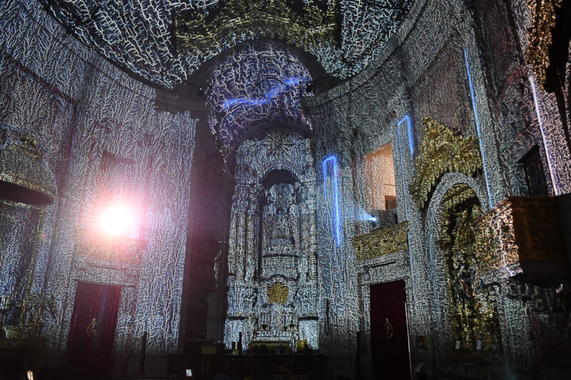 Lichtshow in der Kirche