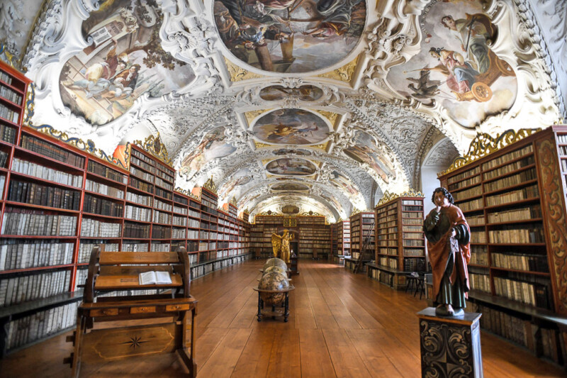 Theologischer Saal mit Deckenfresken