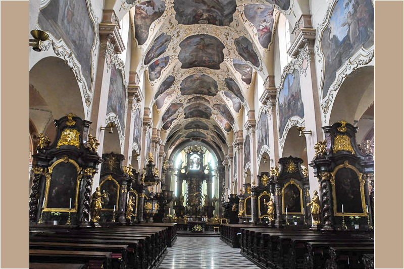Mittelgang der Klosterkirche