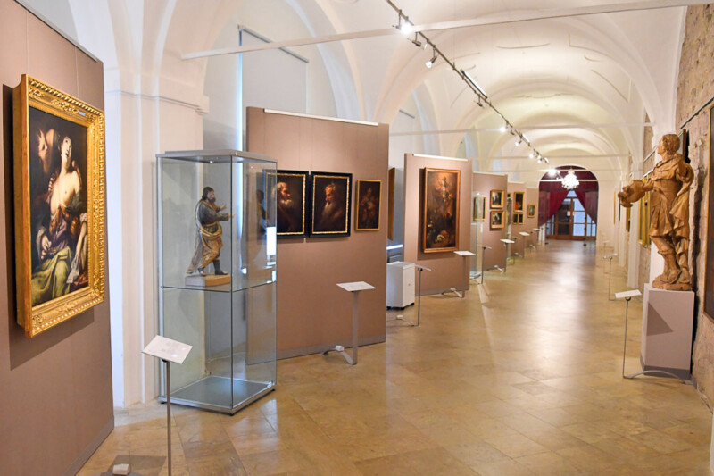 Galerie mit Gemälden
