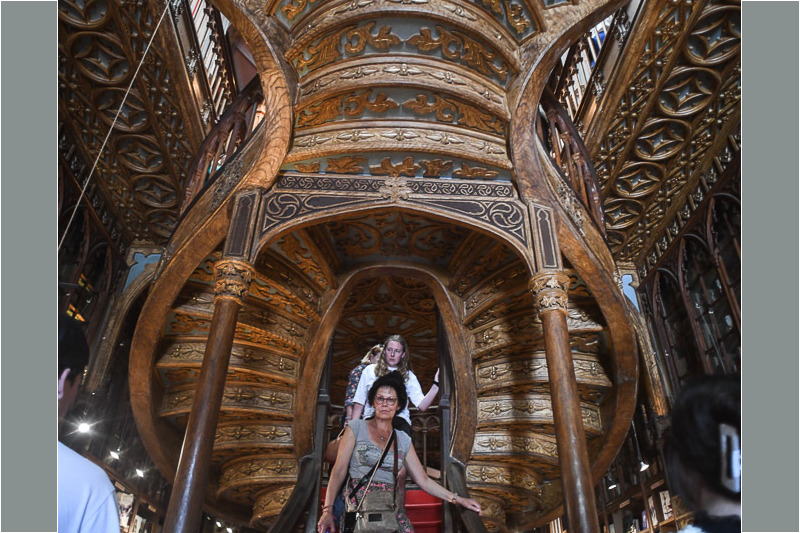 Treppe aus dem Erdgeschoss gesehen