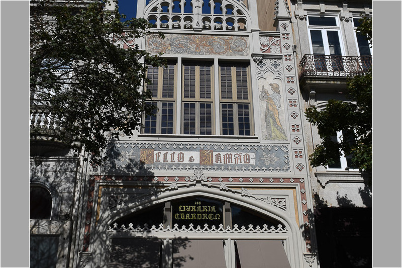 Eingang der Livraria Lello
