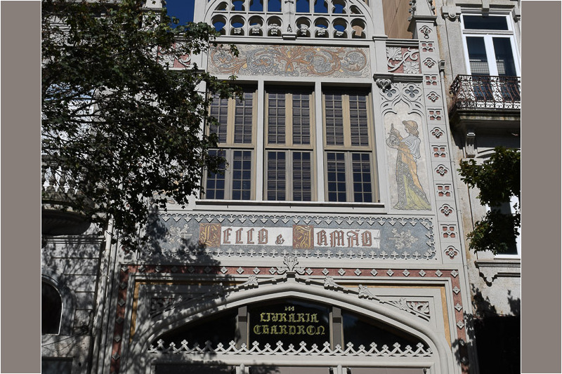 Fassade mit Fahne