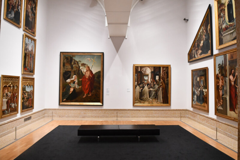 Gemälde im Ausstellungsraum