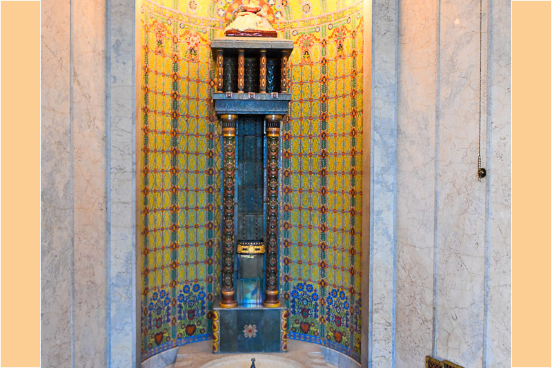 Brunnen in einer Nische