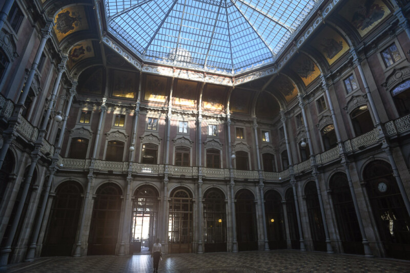 Innenhof mit Galerien