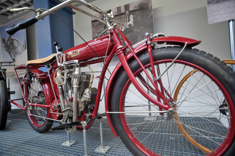 Rotes Motorrad