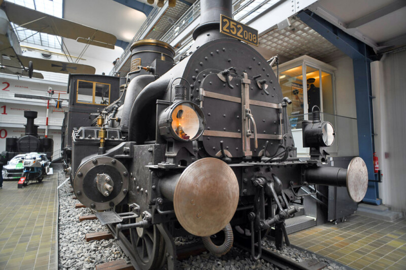 Dampflokomotive mit Zubehör