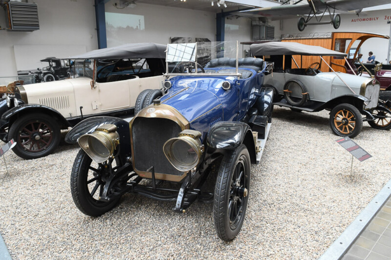 Oldtimer in der Halle
