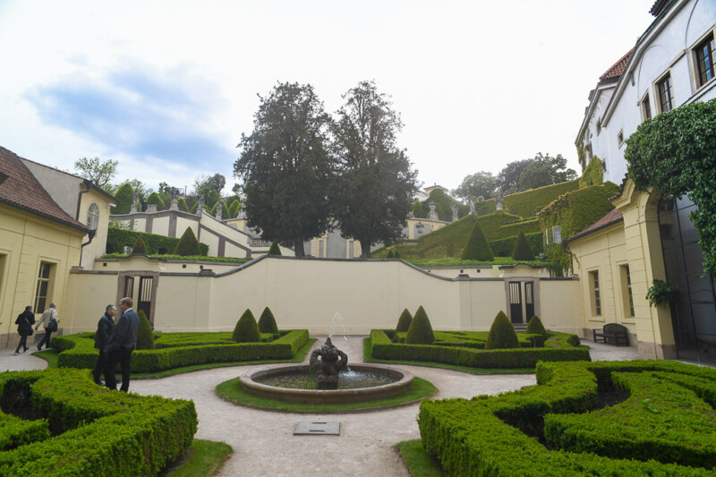 Barockgarten mit Brunnen